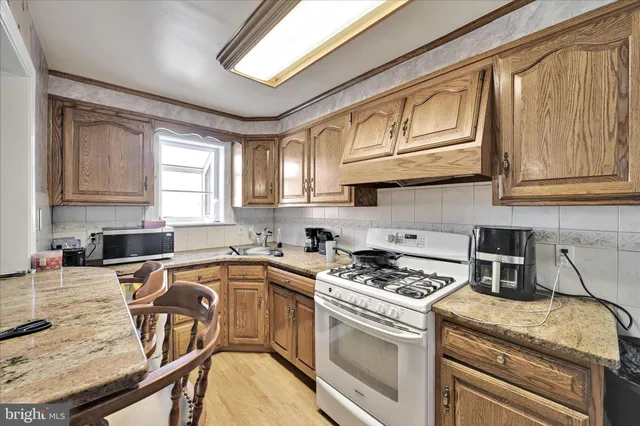 $200,000 | 217 East Greenwood Avenue, Lansdowne, PA 19050