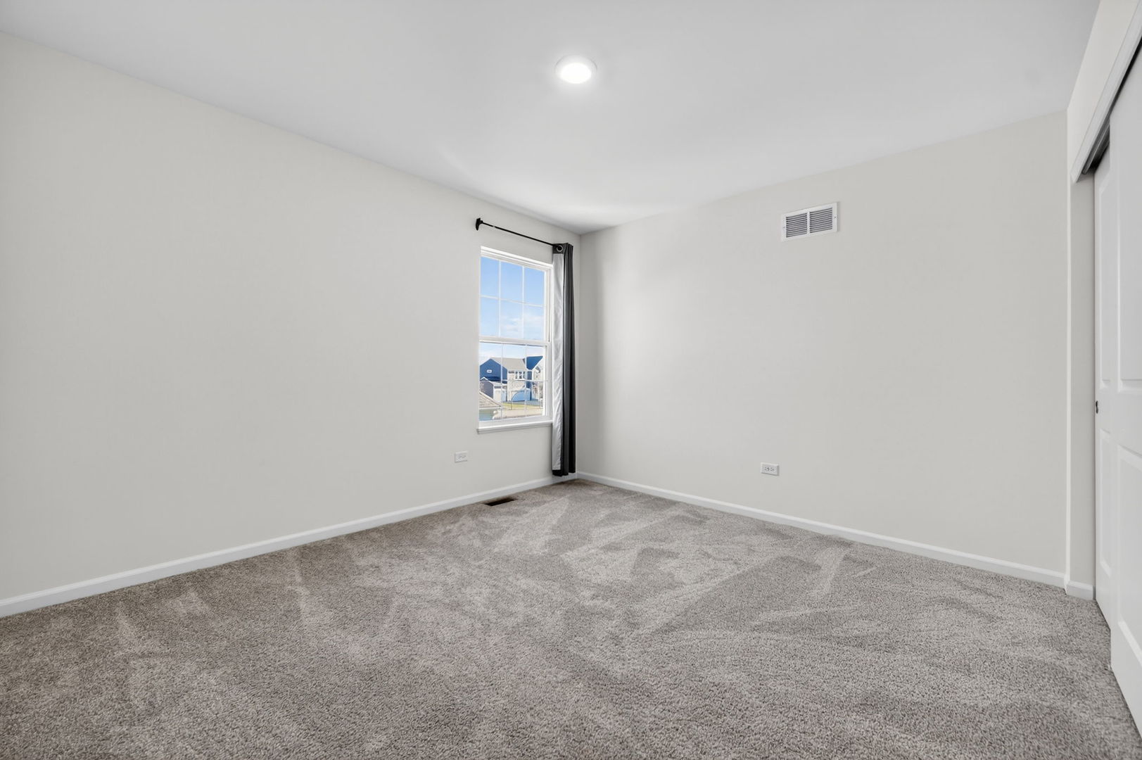 3803 Ivy Lane Elgin, IL 60124 - Photo 24 of 43 a view of an empty room