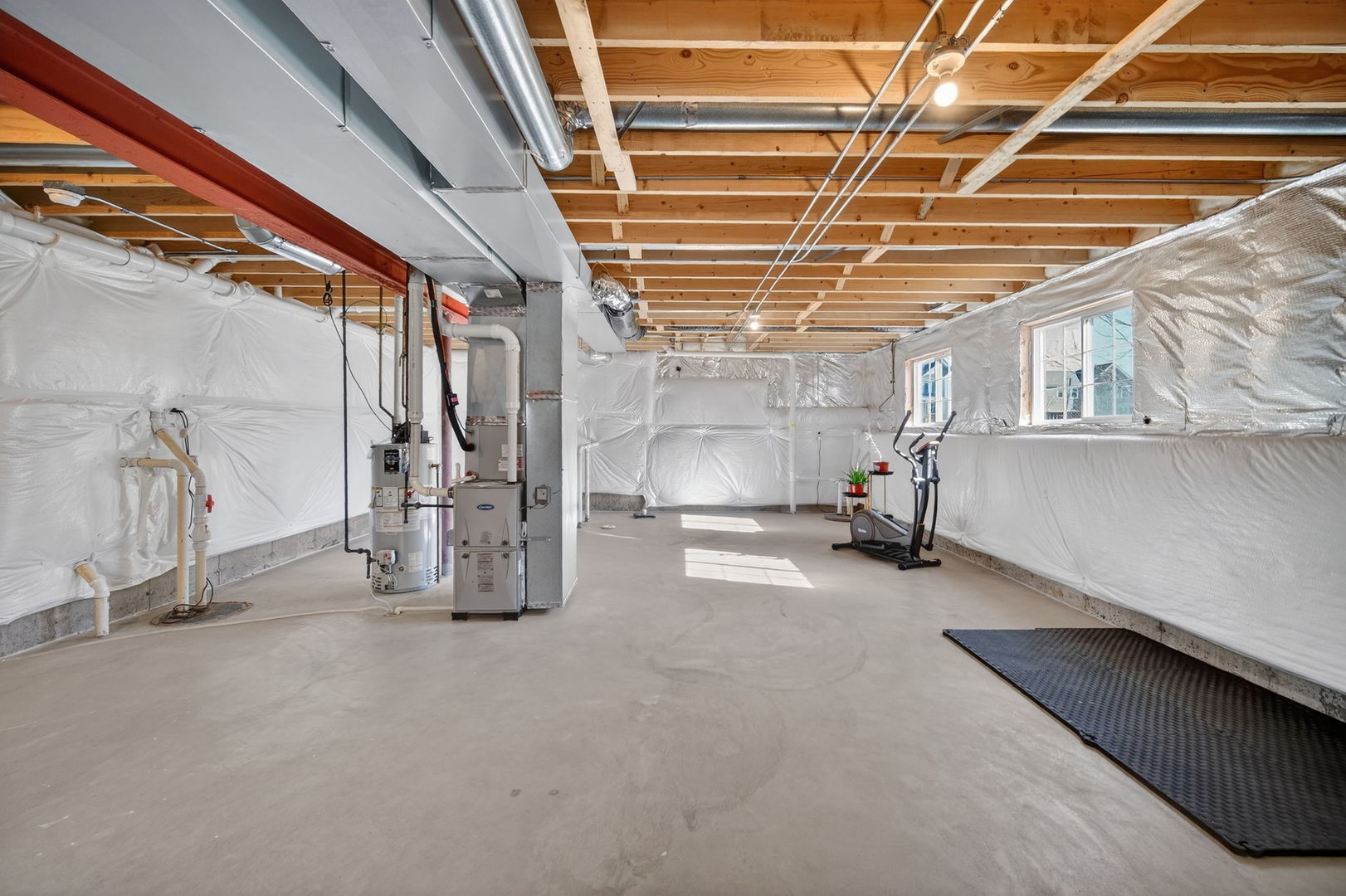 3803 Ivy Lane Elgin, IL 60124 - Photo 35 of 43 a view of a room with gym equipment