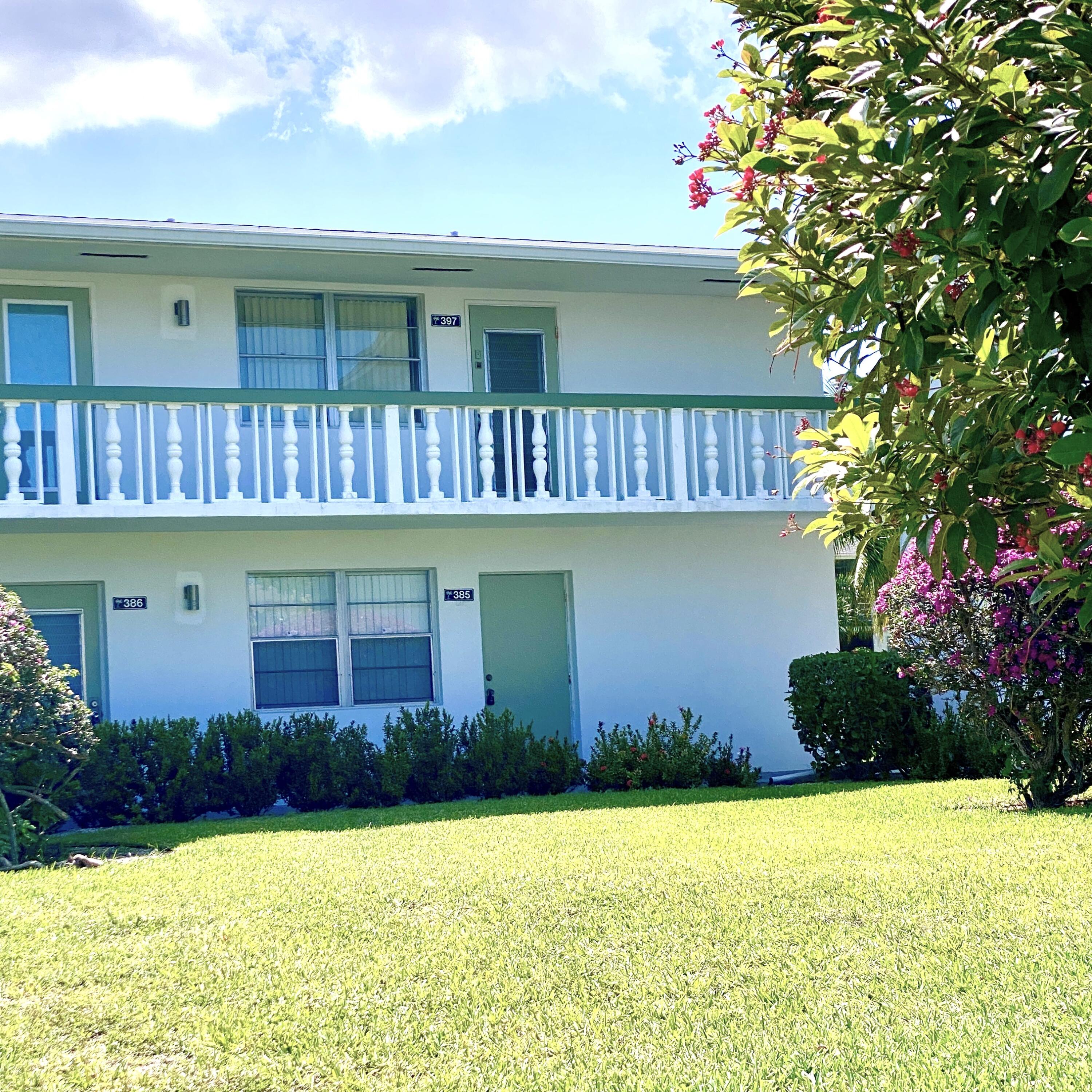 397 Markham R Deerfield Beach, FL 33442 - Photo 1 of 32 Front View