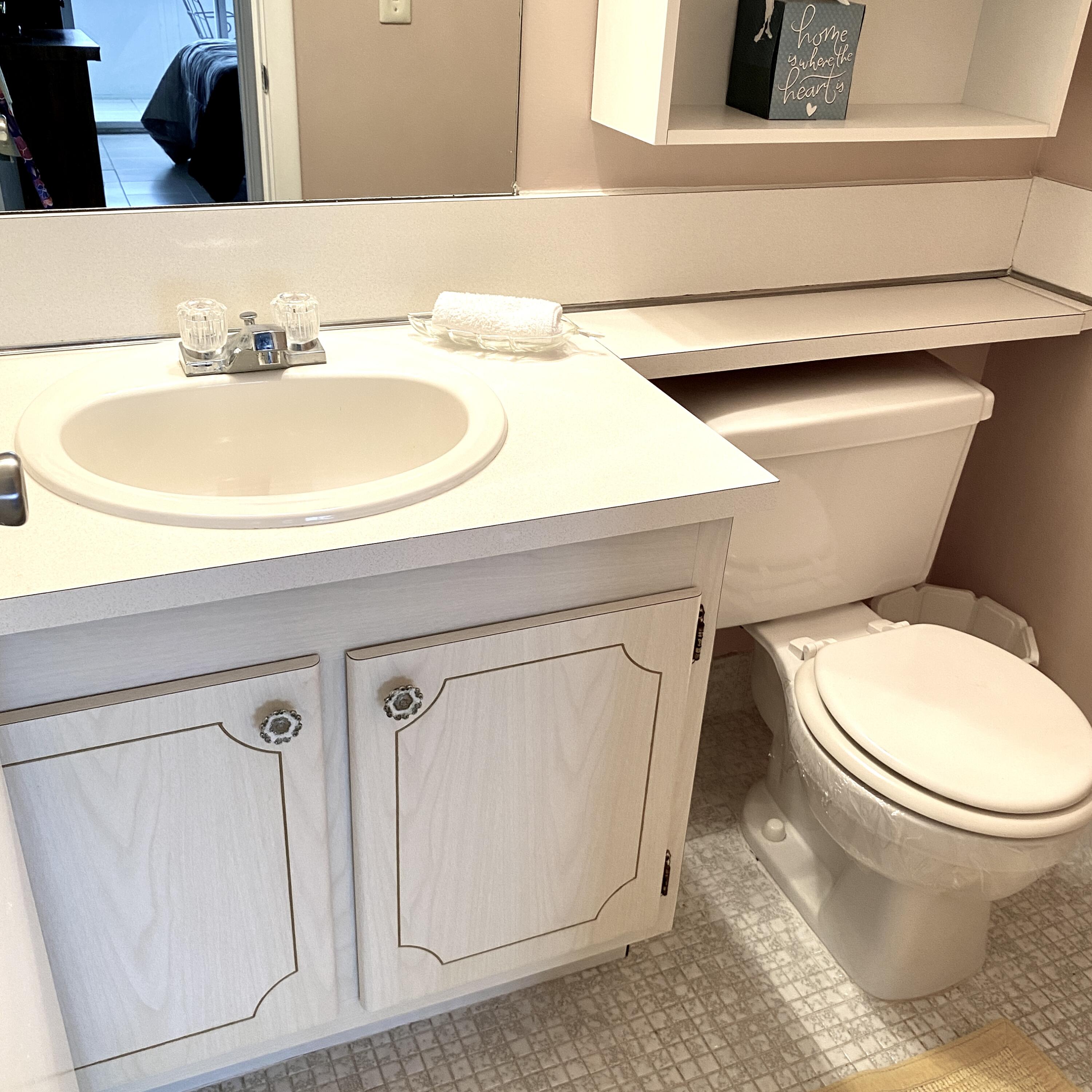 397 Markham R Deerfield Beach, FL 33442 - Photo 15 of 32 Guest Bath