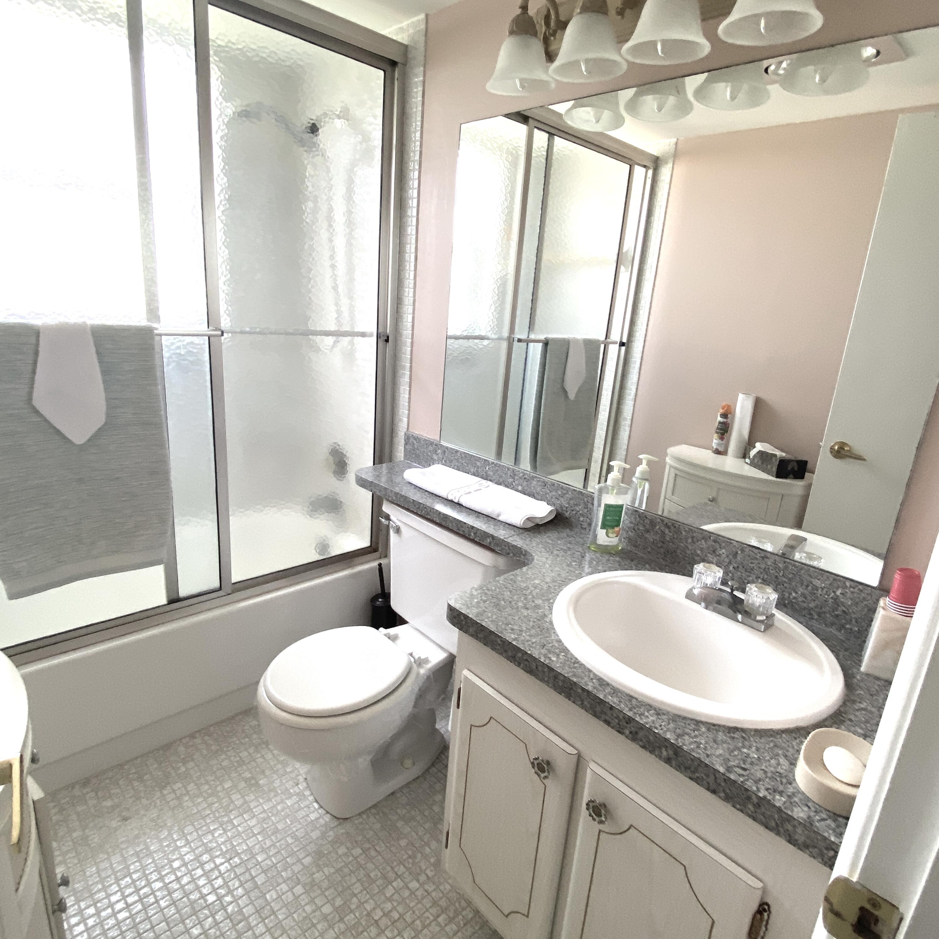 397 Markham R Deerfield Beach, FL 33442 - Photo 22 of 32 Main Bath