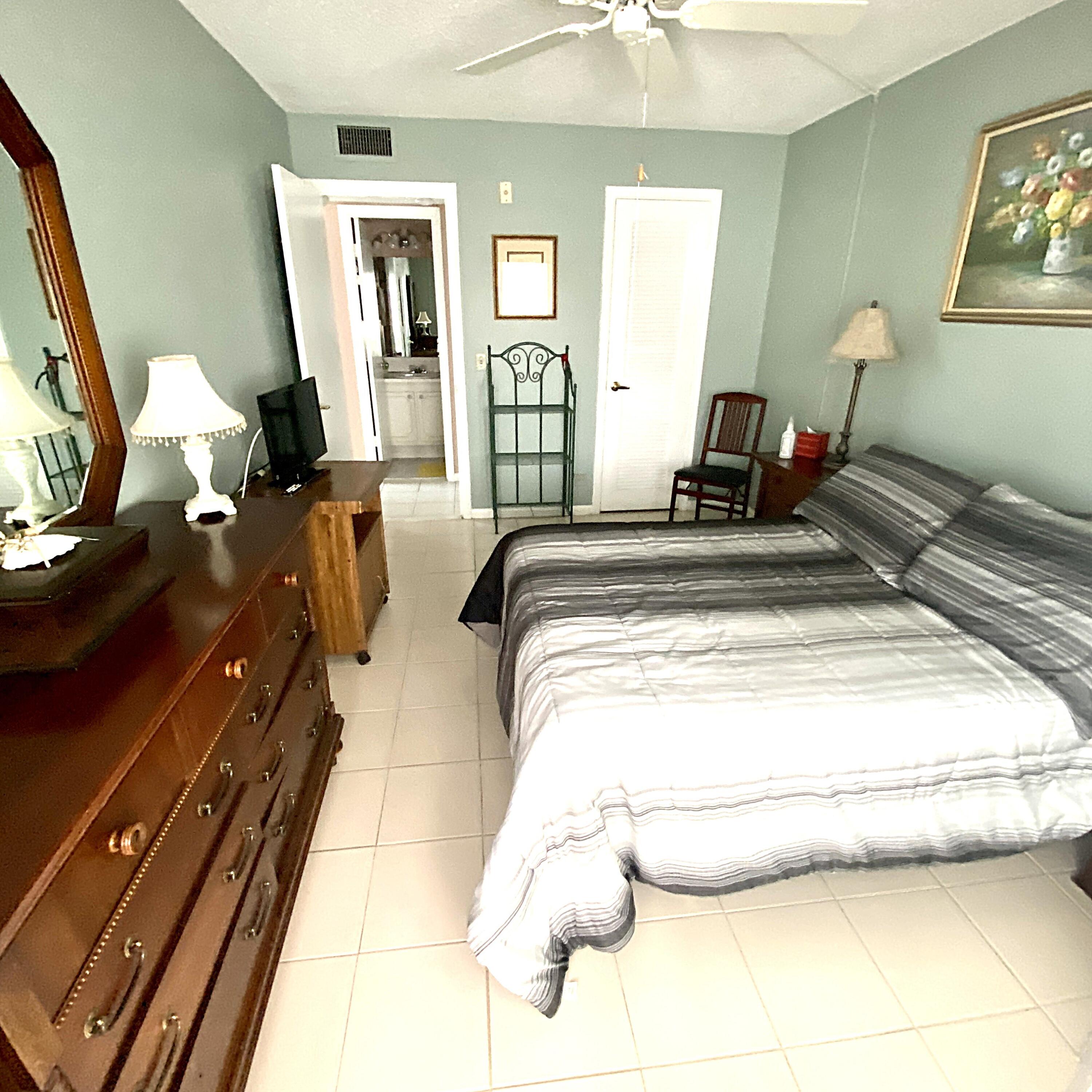 397 Markham R Deerfield Beach, FL 33442 - Photo 24 of 32 Guest Bedroom