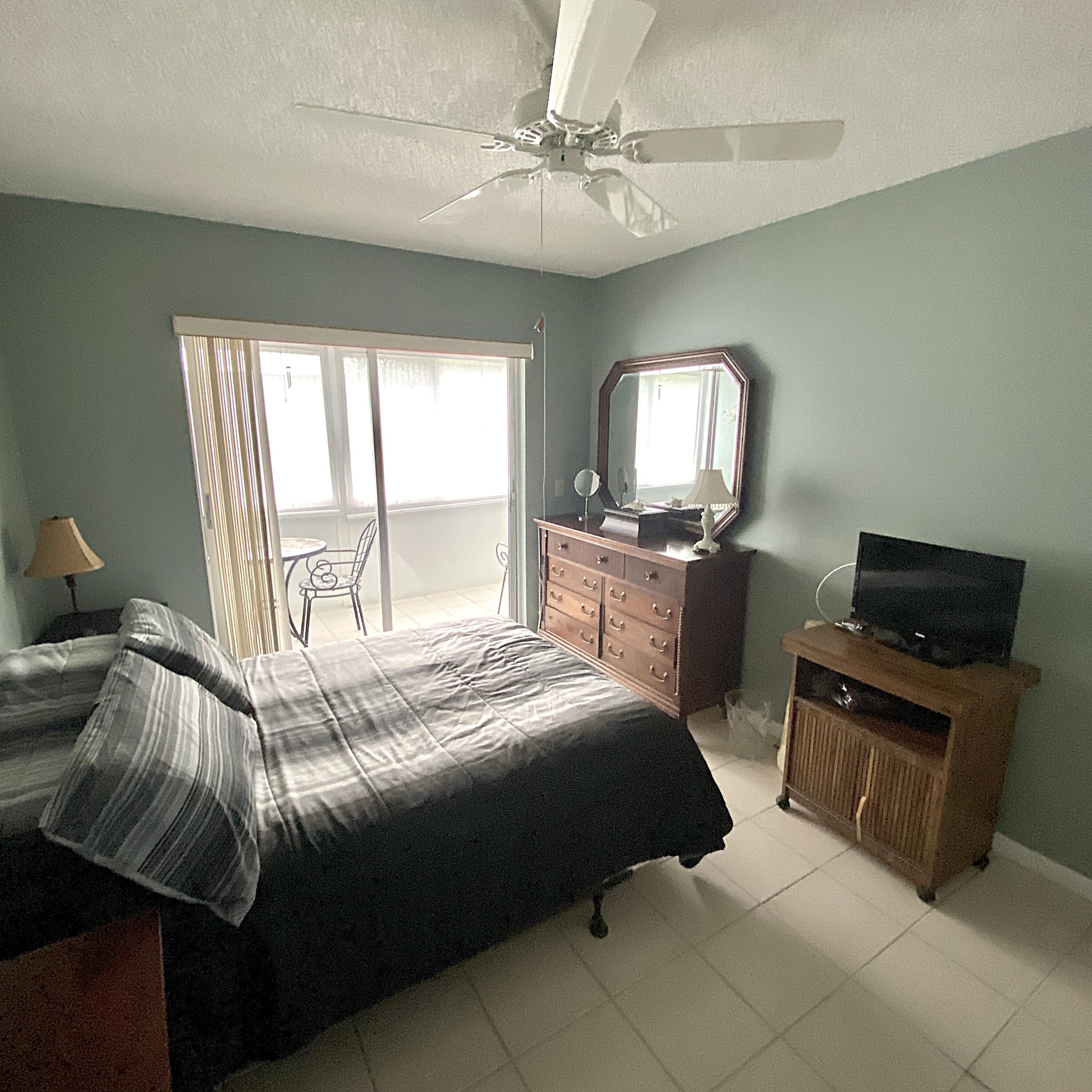 397 Markham R Deerfield Beach, FL 33442 - Photo 27 of 32 Guest Bedroom