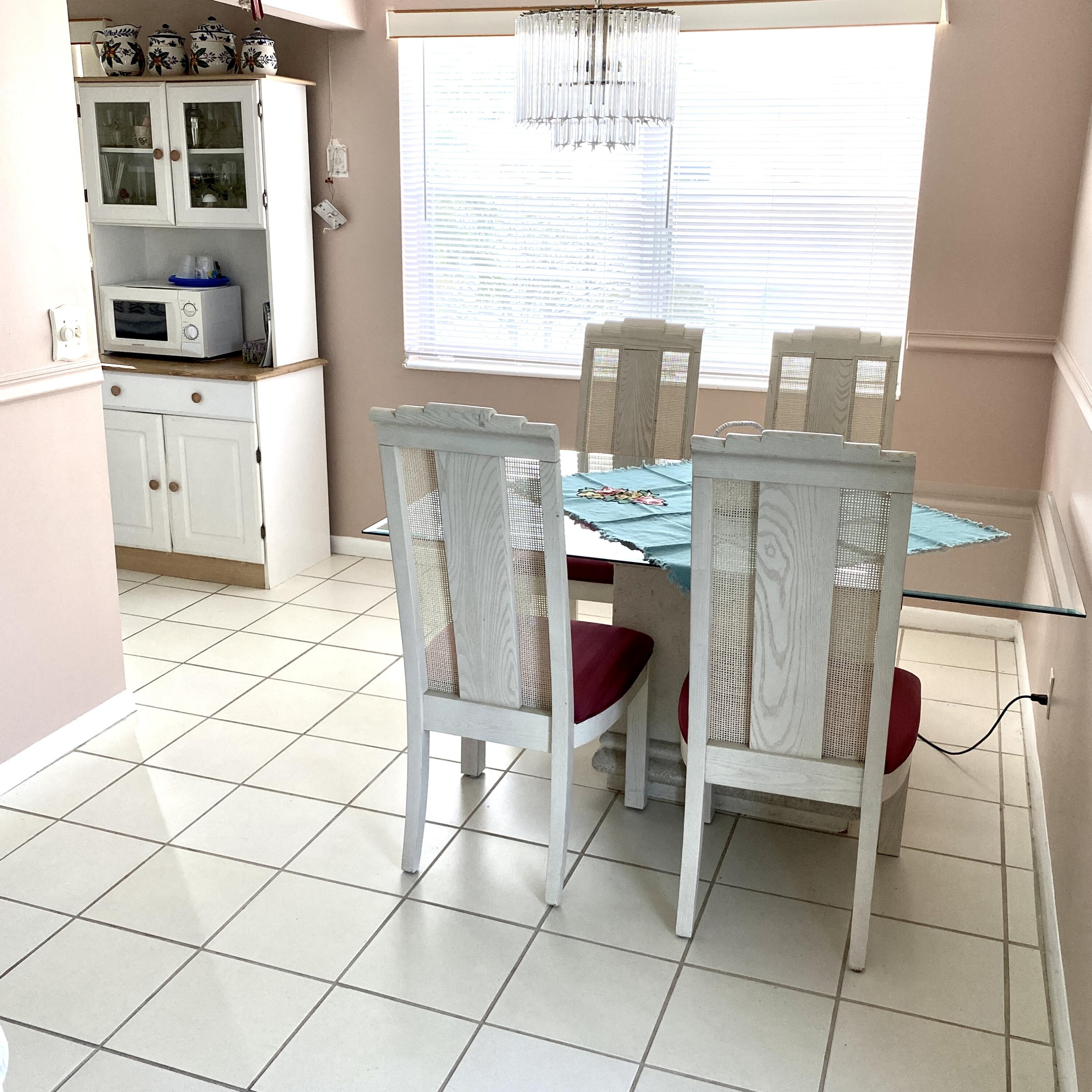 397 Markham R Deerfield Beach, FL 33442 - Photo 9 of 32 Dining Area
