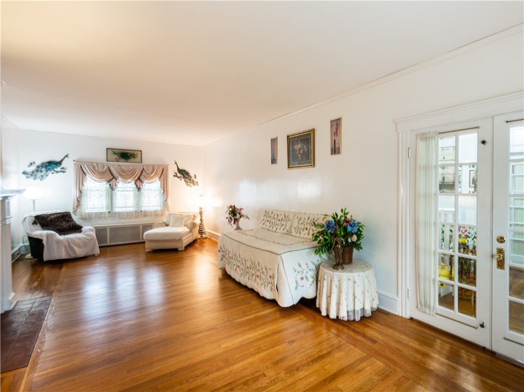 353 Harris Avenue Woonsocket, RI 02895 - Photo 12 of 32
