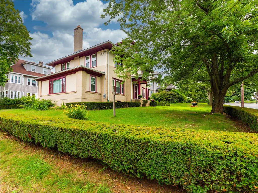 353 Harris Avenue Woonsocket, RI 02895 - Photo 3 of 32