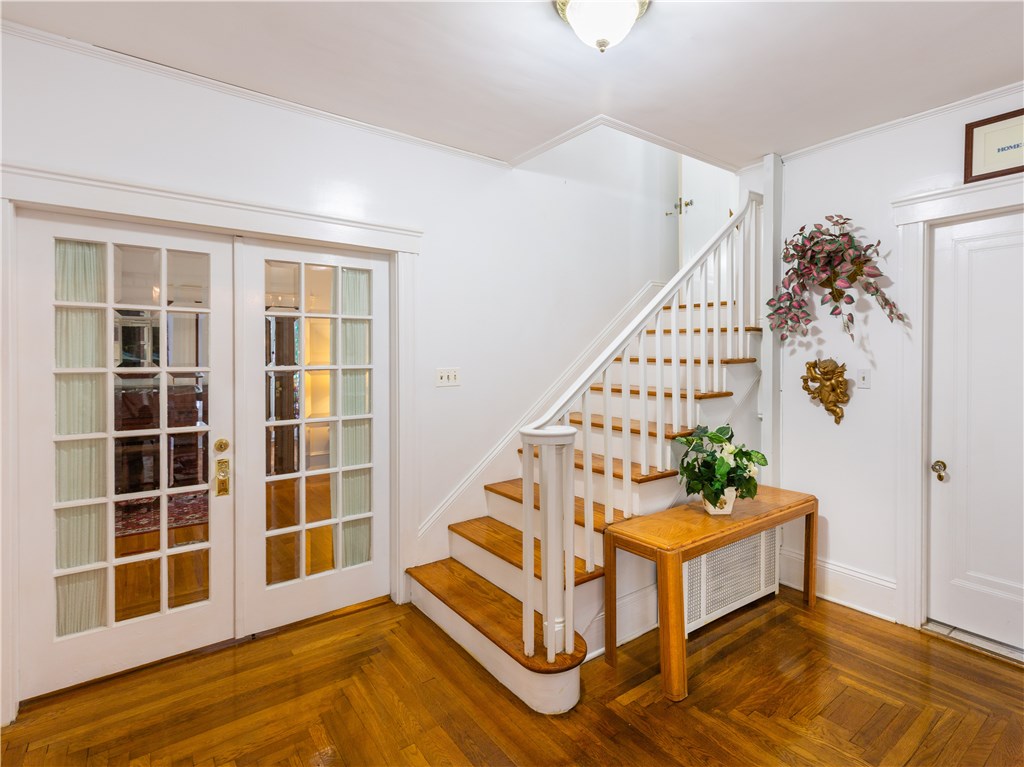 353 Harris Avenue Woonsocket, RI 02895 - Photo 6 of 32