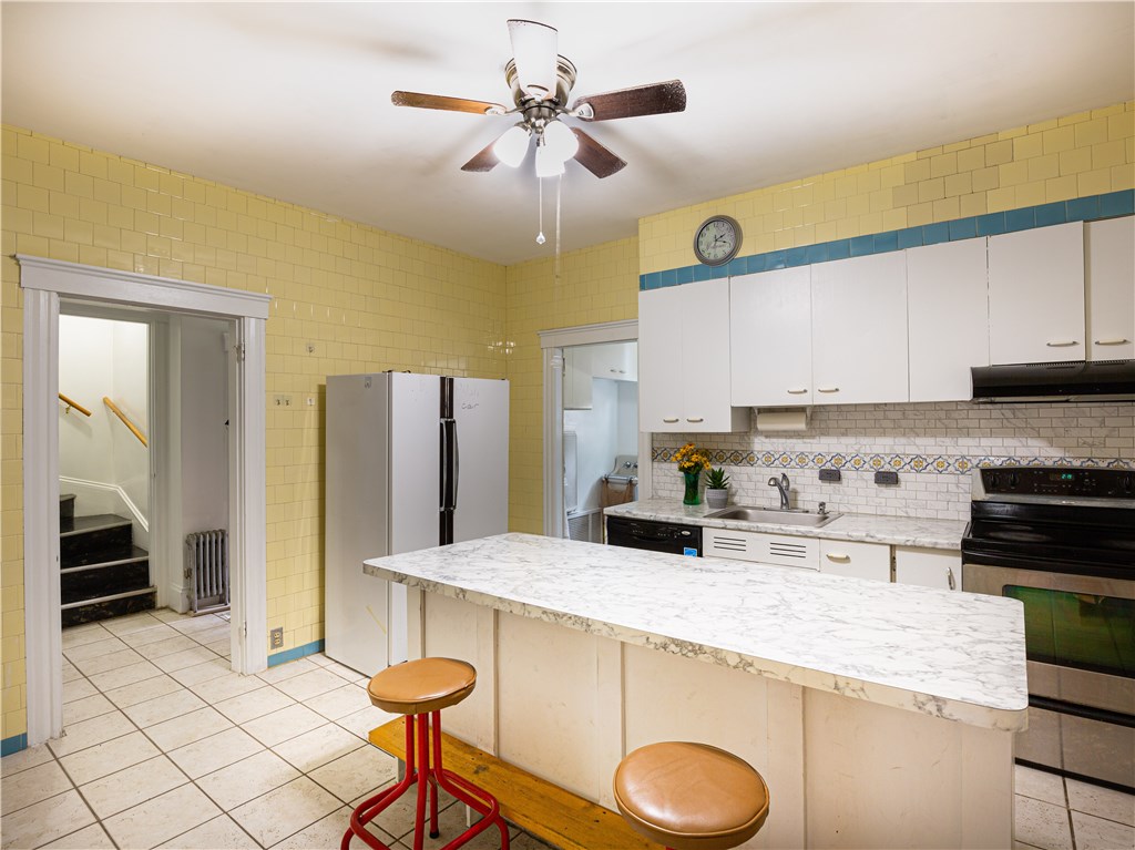 353 Harris Avenue Woonsocket, RI 02895 - Photo 7 of 32