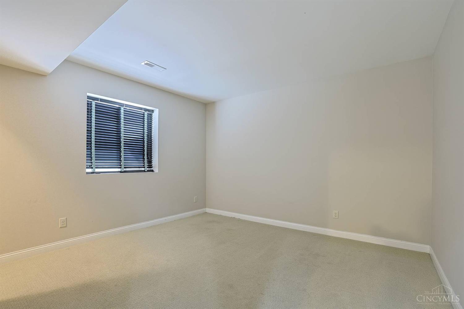 8731 Kenwood Road Cincinnati, OH 45242 - Photo 37 of 73