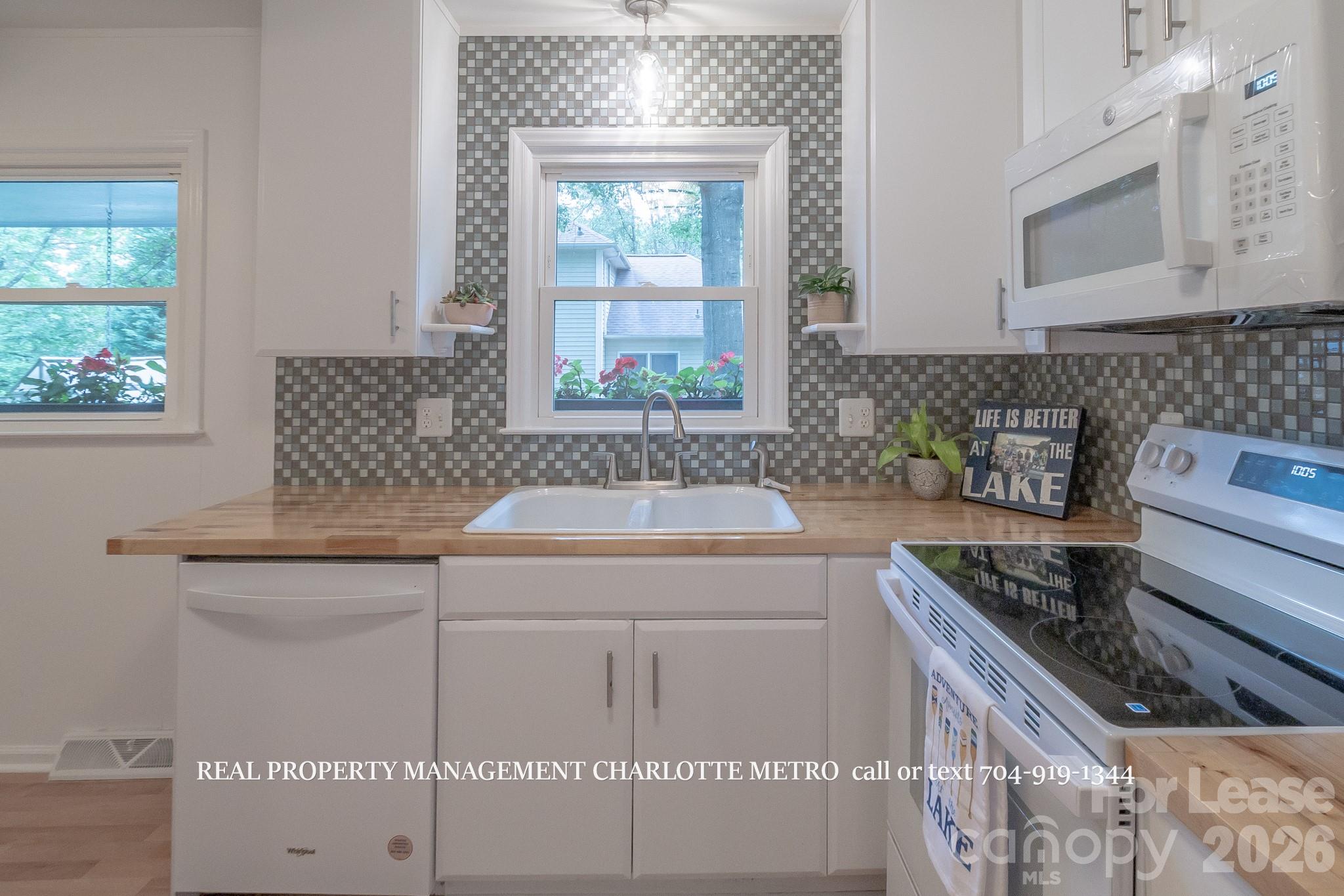 1059 Woodlake Lane Fort Mill, SC 29708 - Photo 23 of 46