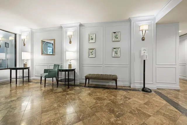 $929,000 | 345 East 73rd Street, Unit 1A | Lenox Hill