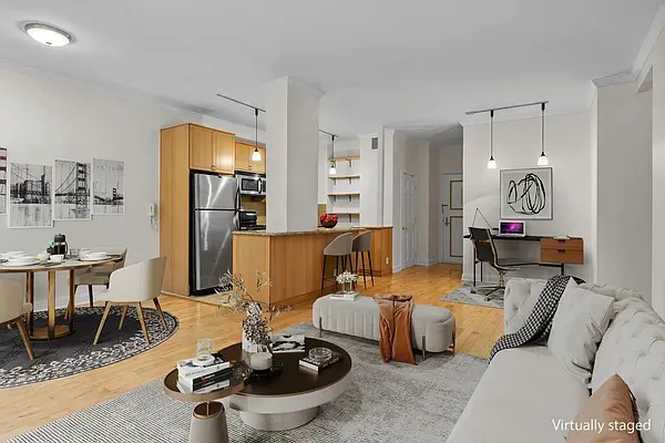 $929,000 | 345 East 73rd Street, Unit 1A | Lenox Hill