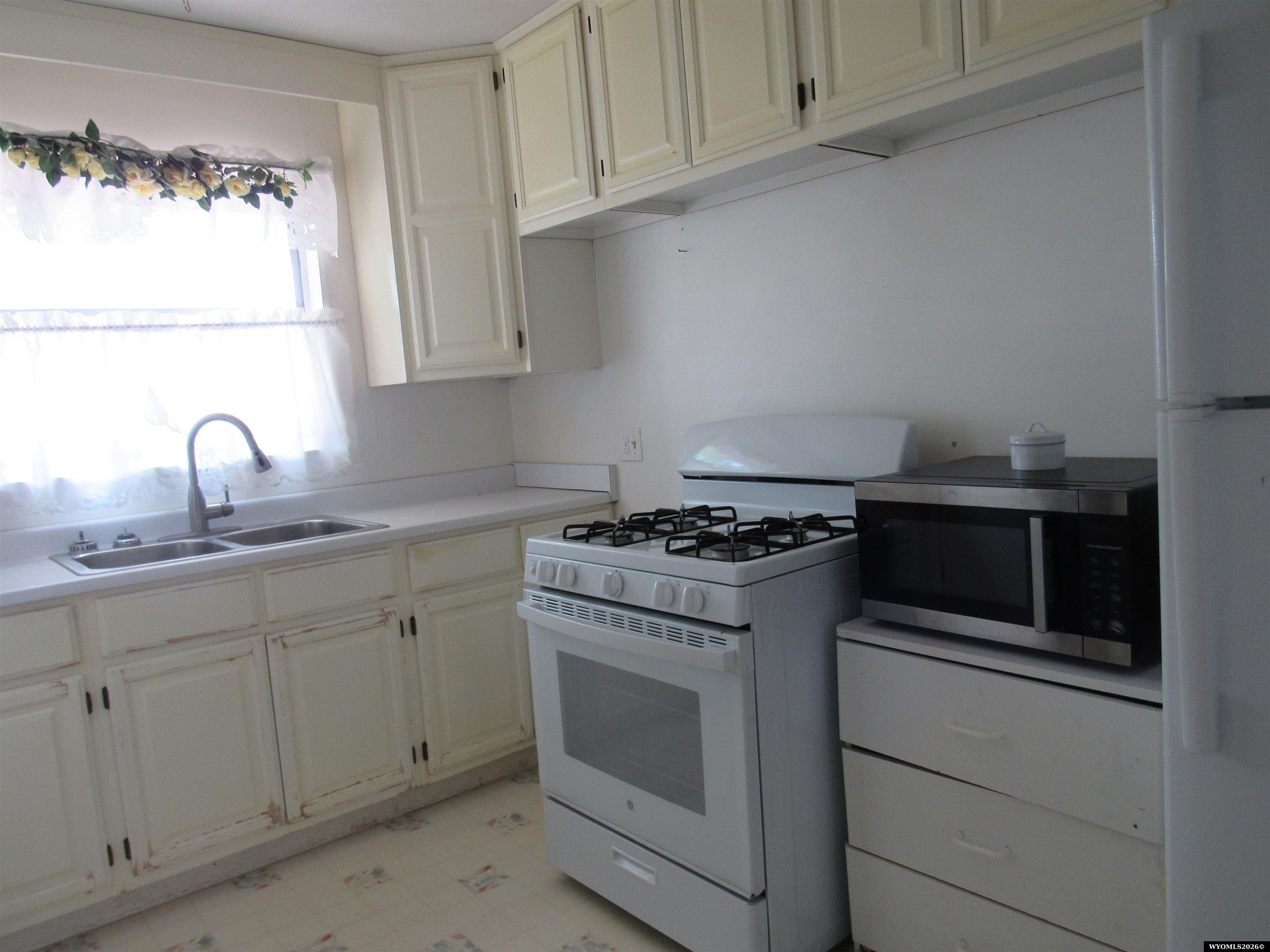 339 Country Club Road Casper, WY 82609 - Photo 9 of 19 Gallery Image 9