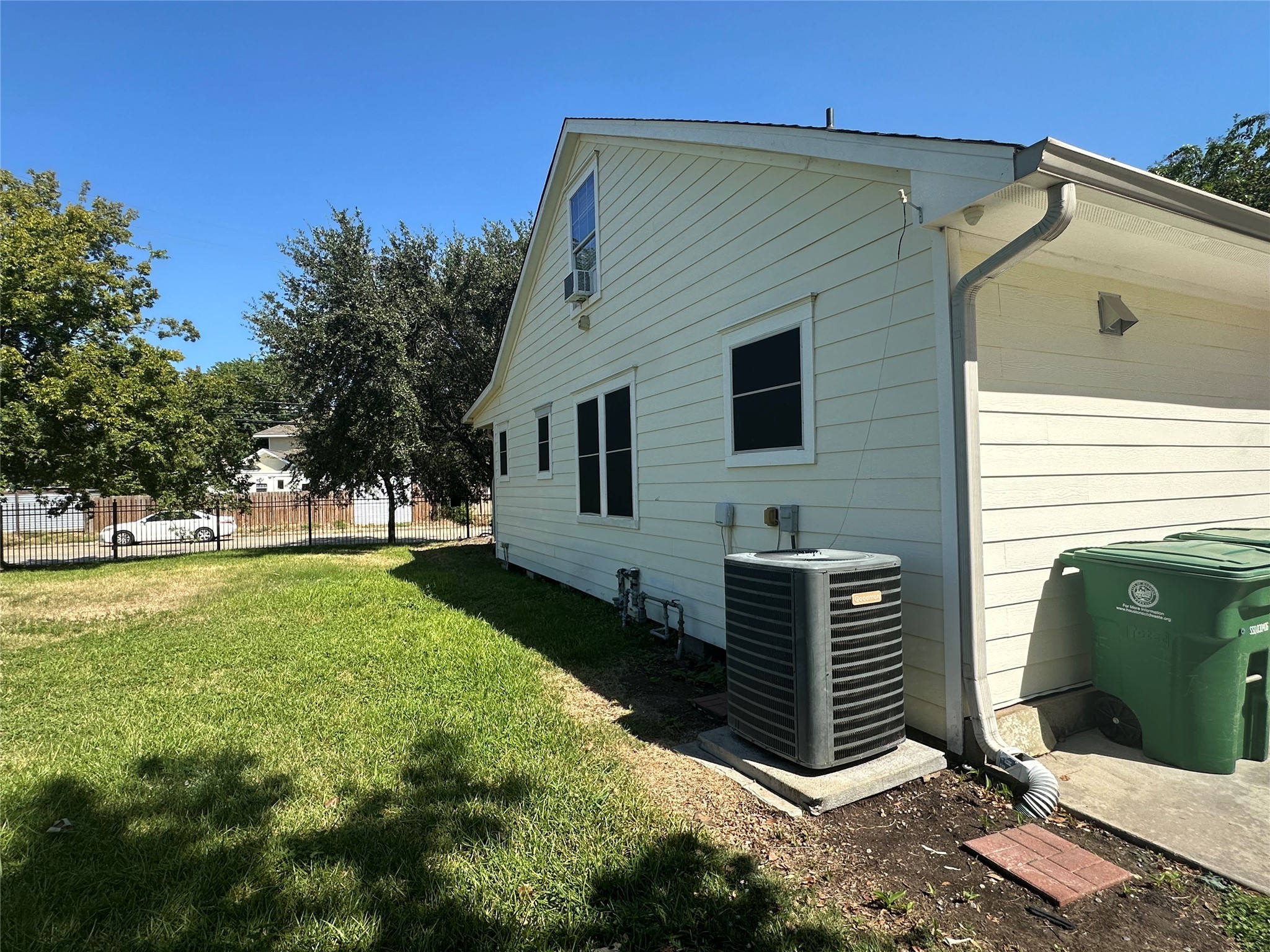 4924 Polk Street Houston, TX 77023 - Photo 15 of 15 a front view of house with yard