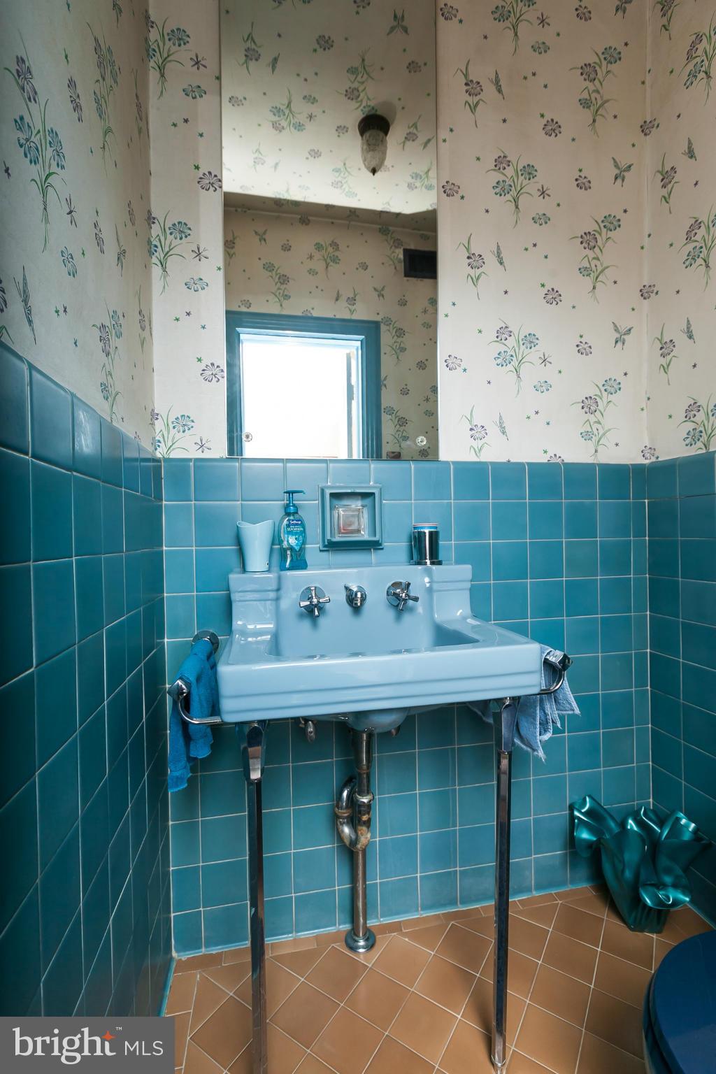 2206 South Road Baltimore, MD 21209 - Photo 12 of 30 Bath