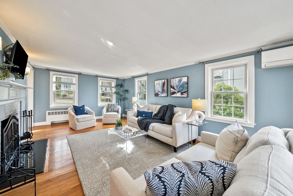 166 Hillcrest Road Needham, MA 02492 - Photo 7 of 41