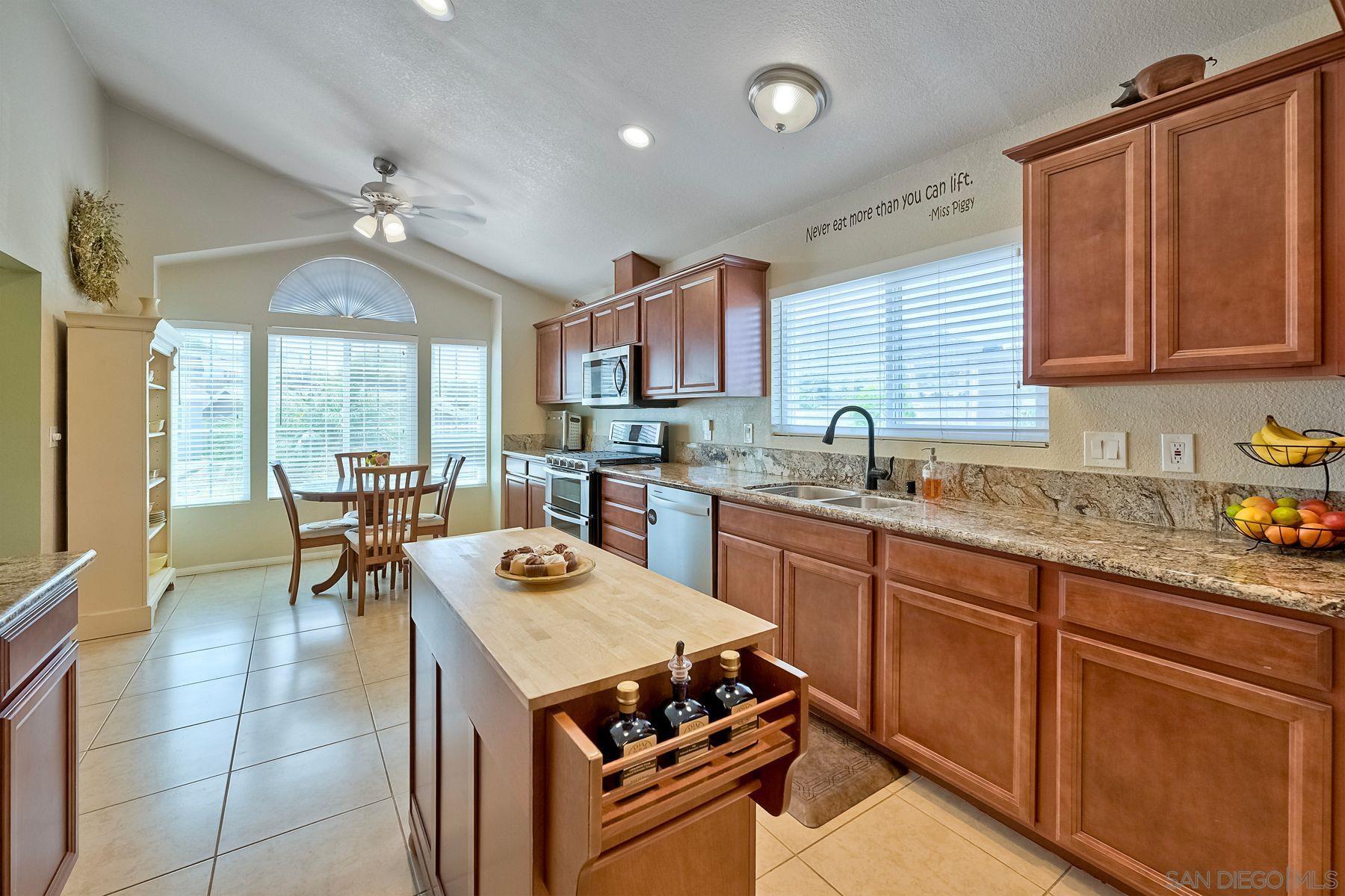 15935 Spring Oaks Road El Cajon, CA 92021 - Photo 6 of 35 Gallery Image 6