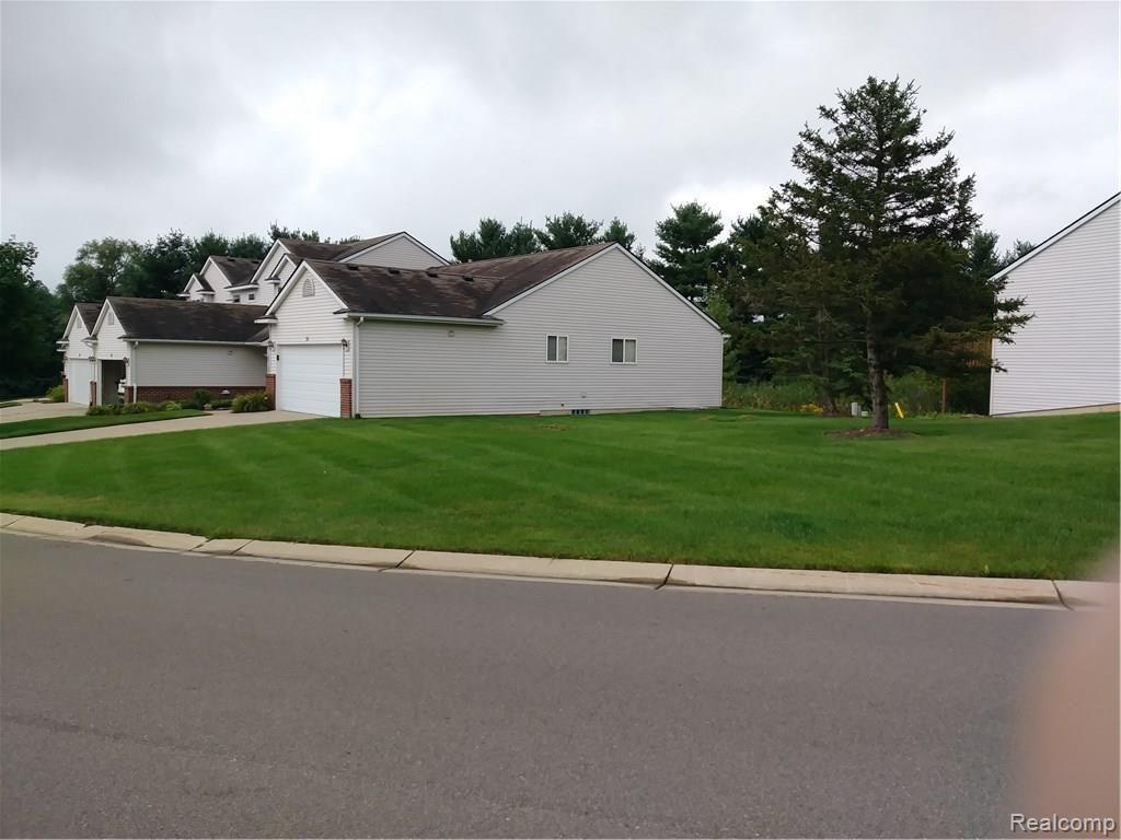 51 Sedum Road, Unit 144 Howell, MI 48843 - Photo 4 of 55 20180816_094848.jpg
