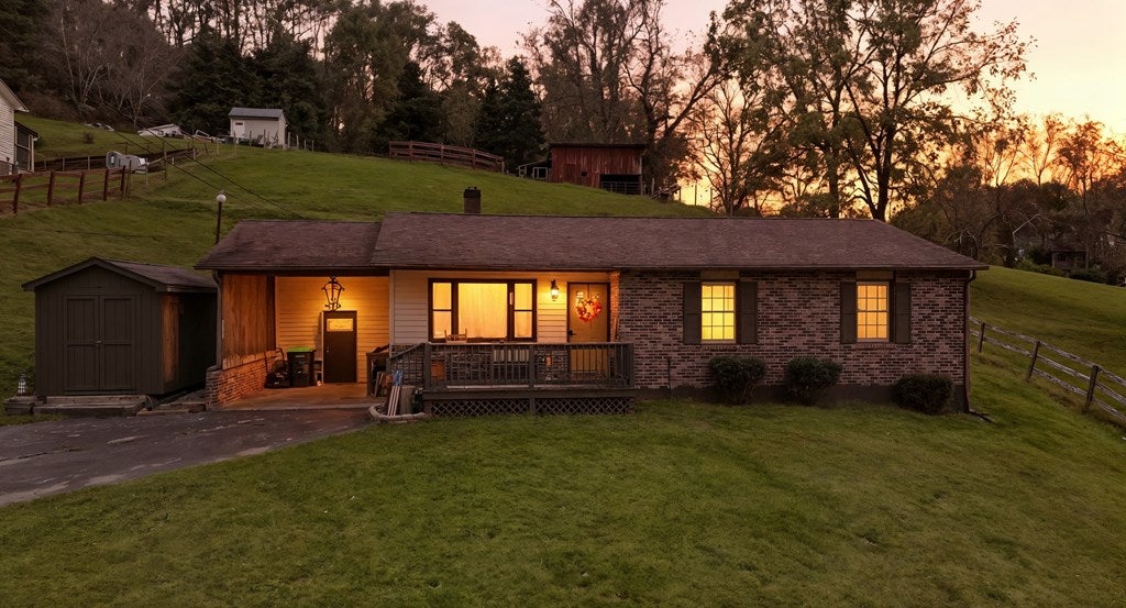 591 Ridgeview Road Saltville, VA 24370 - Photo 5 of 35 Gallery Image 5