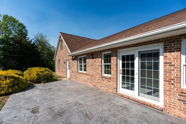 $599,900 | 92 Fieldhaven Place, Staunton, VA 24401