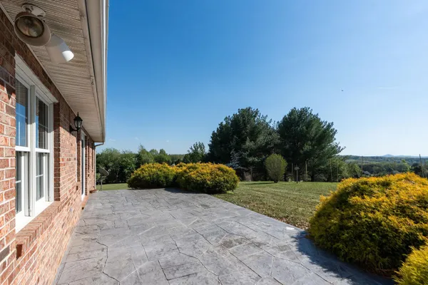 $599,900 | 92 Fieldhaven Place, Staunton, VA 24401