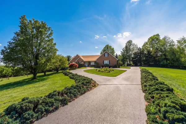 $599,900 | 92 Fieldhaven Place, Staunton, VA 24401