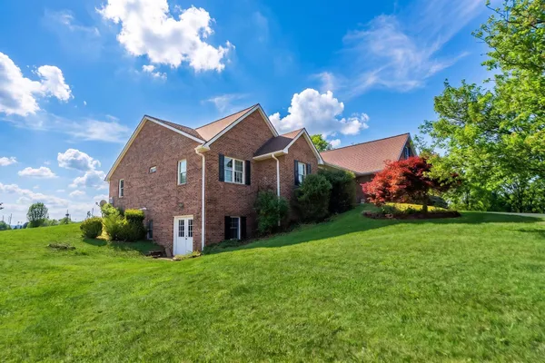 $599,900 | 92 Fieldhaven Place, Staunton, VA 24401