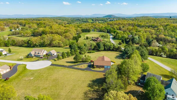 $599,900 | 92 Fieldhaven Place, Staunton, VA 24401