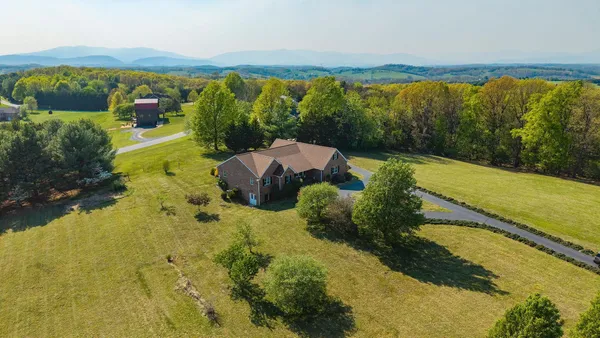 $599,900 | 92 Fieldhaven Place, Staunton, VA 24401