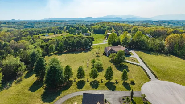 $599,900 | 92 Fieldhaven Place, Staunton, VA 24401