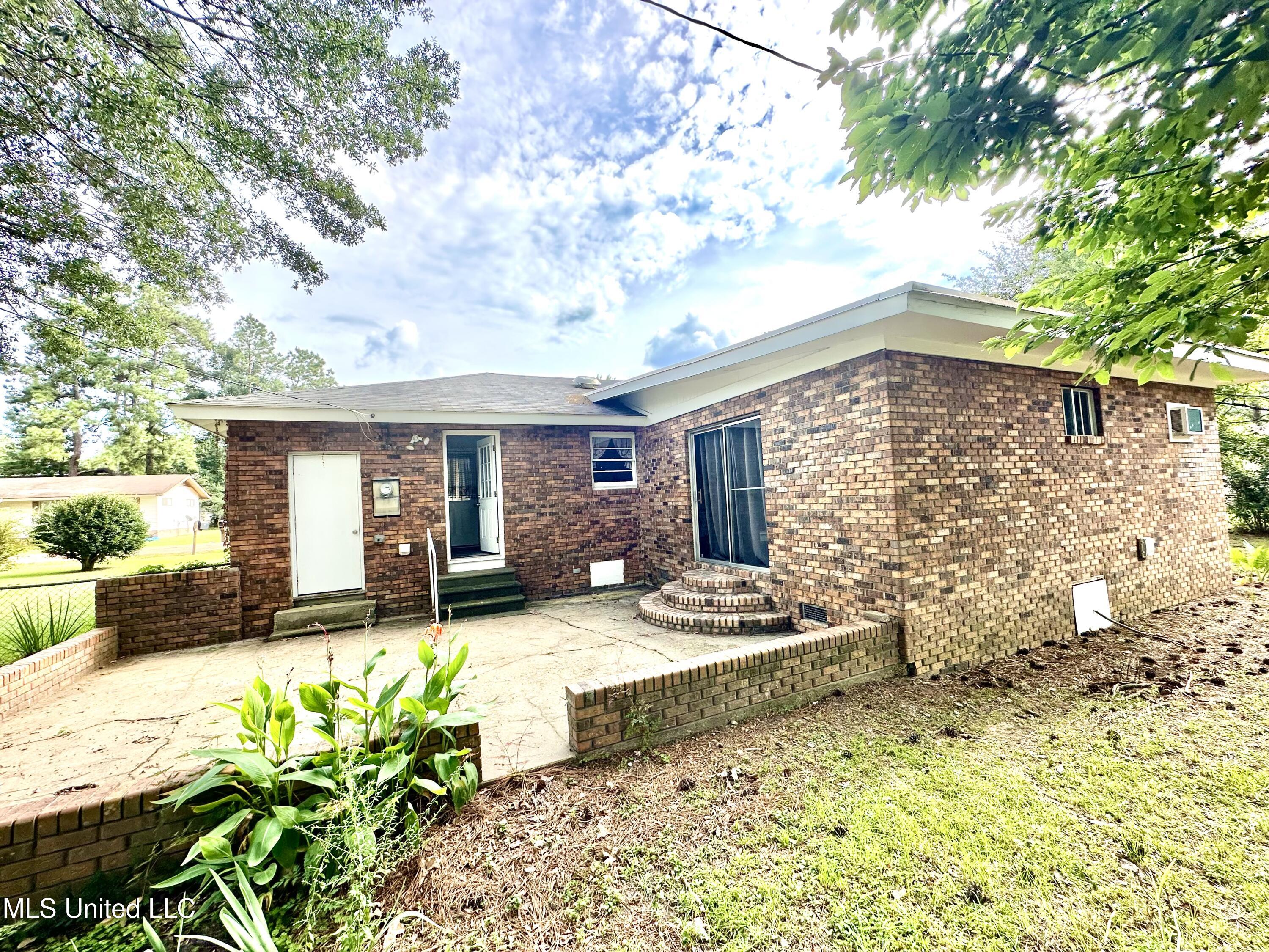 715 Ann Street Brookhaven, MS 39601 - Photo 12 of 22 IMG_5176