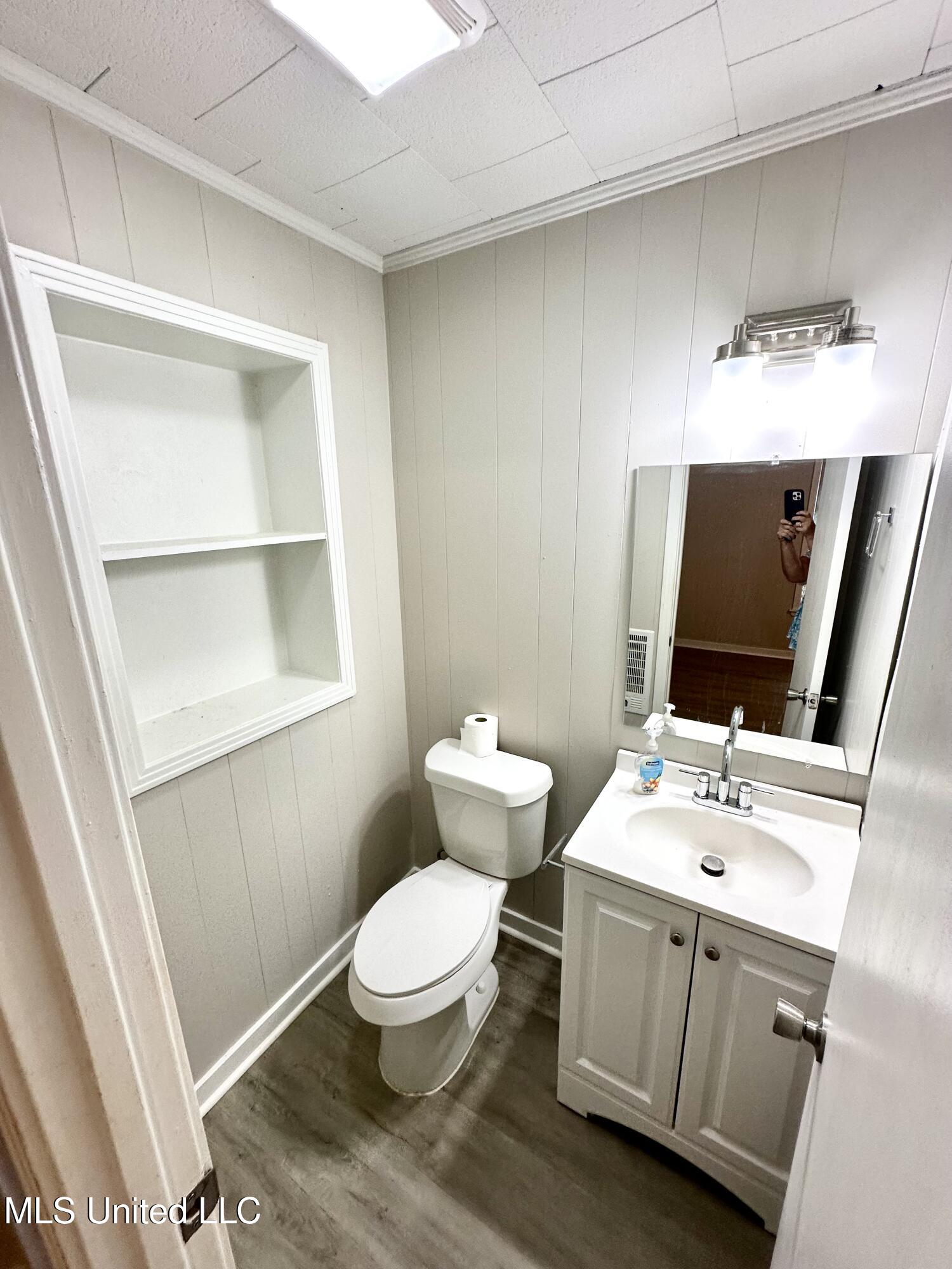 715 Ann Street Brookhaven, MS 39601 - Photo 7 of 22 IMG_5169