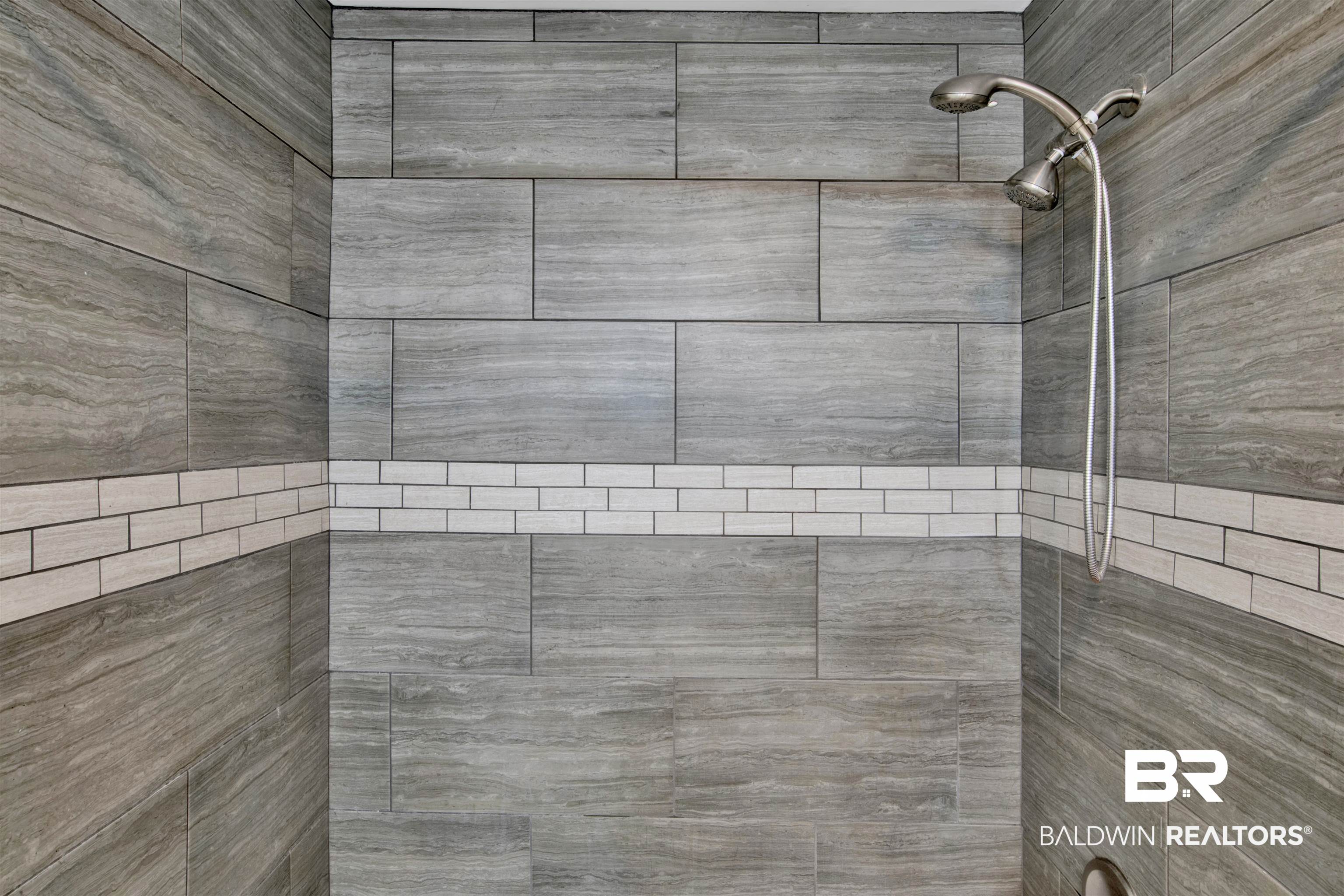 1011 North Oak Street Foley, AL 36535 - Photo 15 of 26 Primary Shower