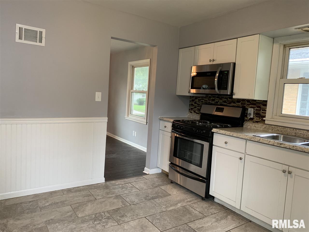 16 Midland Court Springfield, IL 62702 - Photo 11 of 14