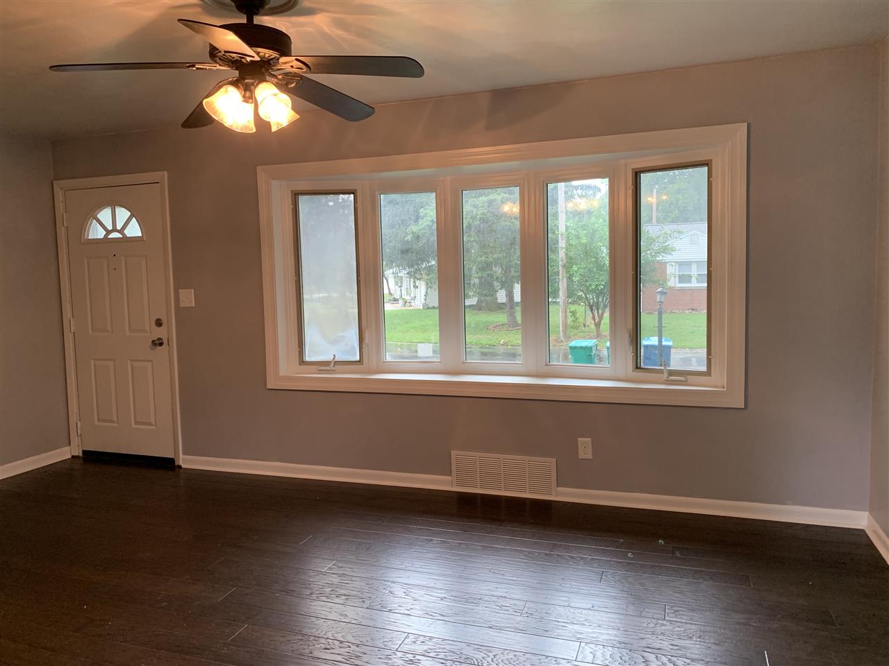 16 Midland Court Springfield, IL 62702 - Photo 3 of 14