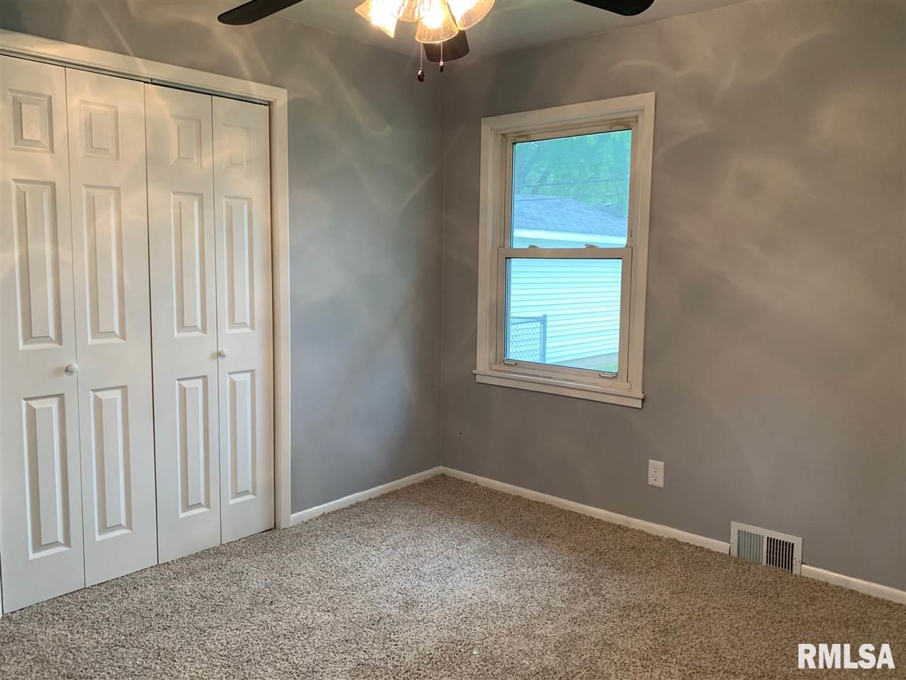 16 Midland Court Springfield, IL 62702 - Photo 7 of 14