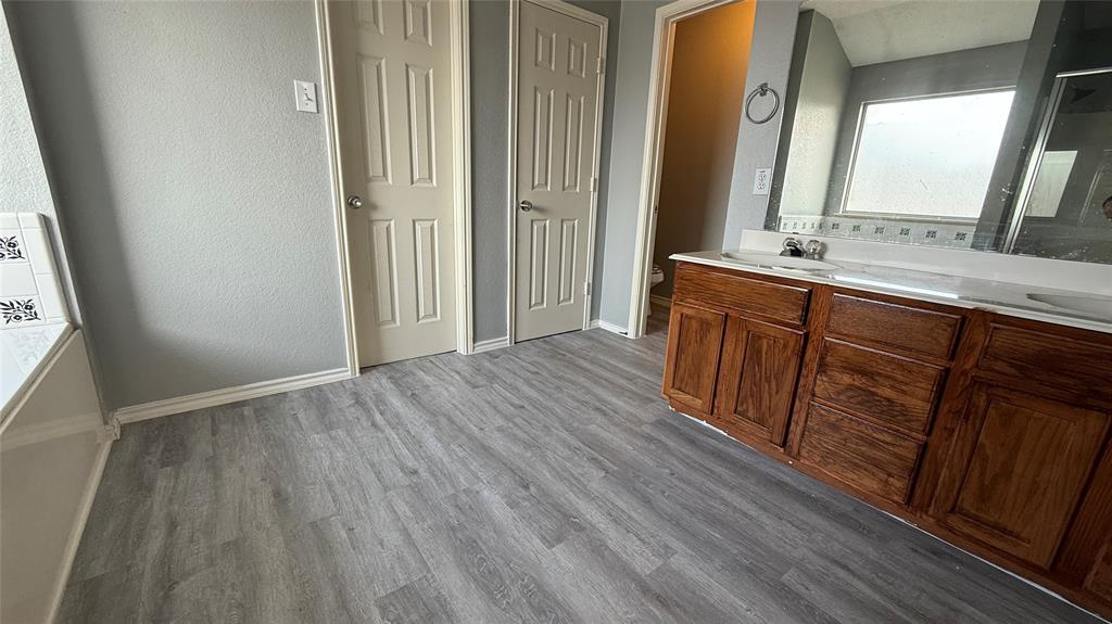 8413 Sailors Street Rowlett, TX 75089 - Photo 18 of 29 Primary Bathroom