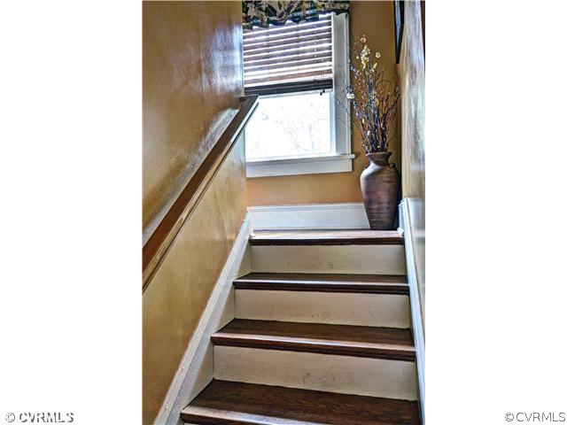 5011 Riverview Road Williamsburg, VA 23188 - Photo 17 of 24 Other - STAIRWAY