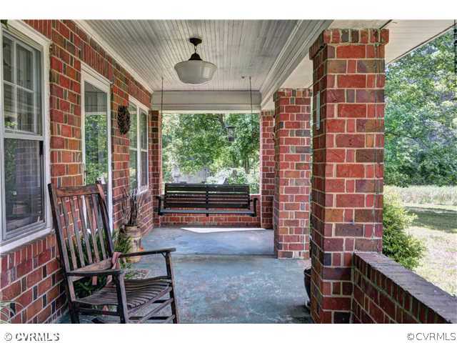 5011 Riverview Road Williamsburg, VA 23188 - Photo 4 of 24 Exterior Front - PORCH