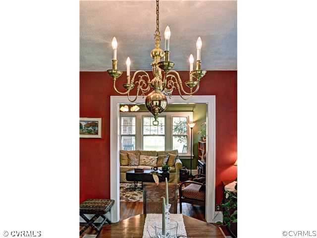 5011 Riverview Road Williamsburg, VA 23188 - Photo 8 of 24 Dining Room - DINING ROOM TOWARDS LIVING ROOM