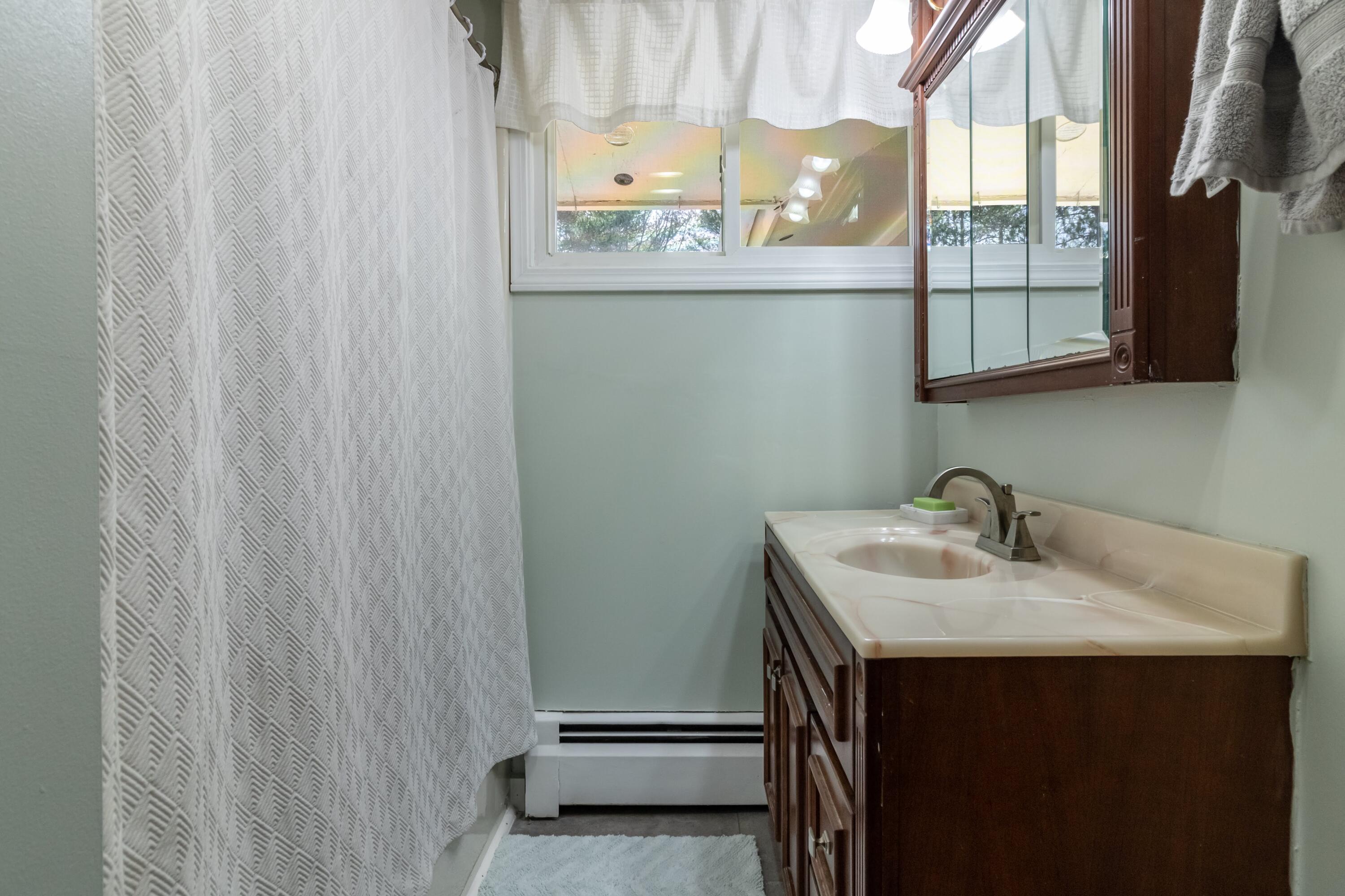 1600 River Road Bucksport, ME 04416 - Photo 45 of 47 1600 River Road Interiors-15