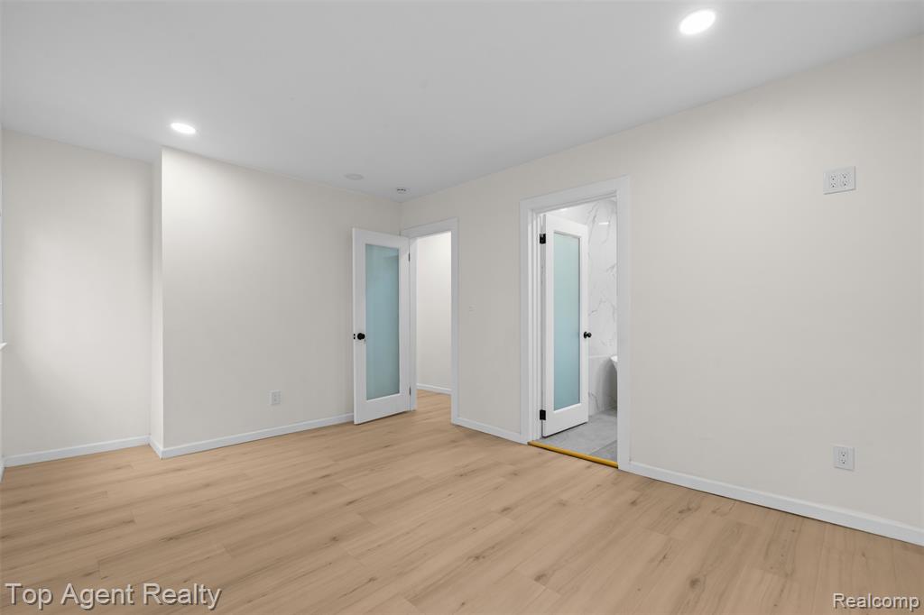 784 Barrington Road Grosse Pointe, MI 48230 - Photo 25 of 55
