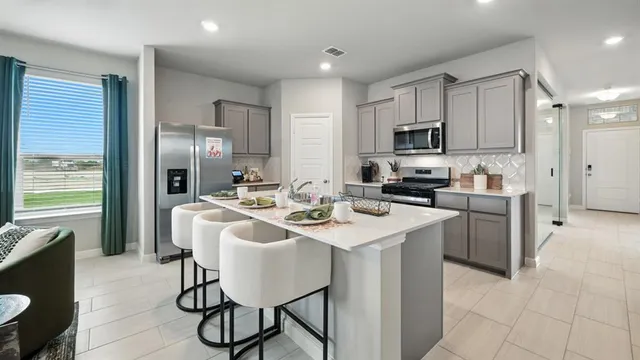 $329,990 | 653 Harvey Street, Grandview, TX 76050