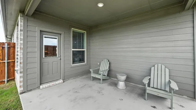 $329,990 | 653 Harvey Street, Grandview, TX 76050