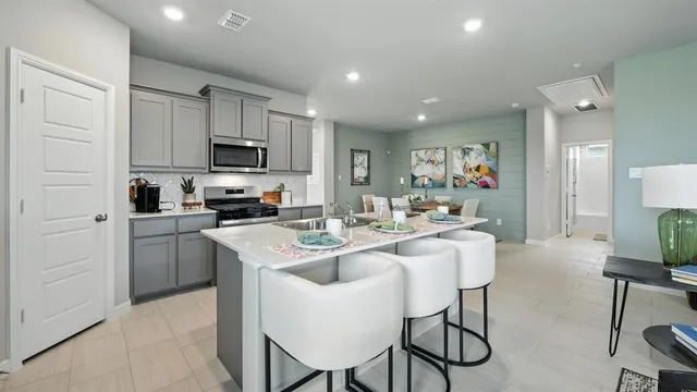 $329,990 | 653 Harvey Street, Grandview, TX 76050