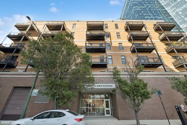 $3,600 | 725 North Aberdeen Street, Unit 609, Chicago, IL 60642