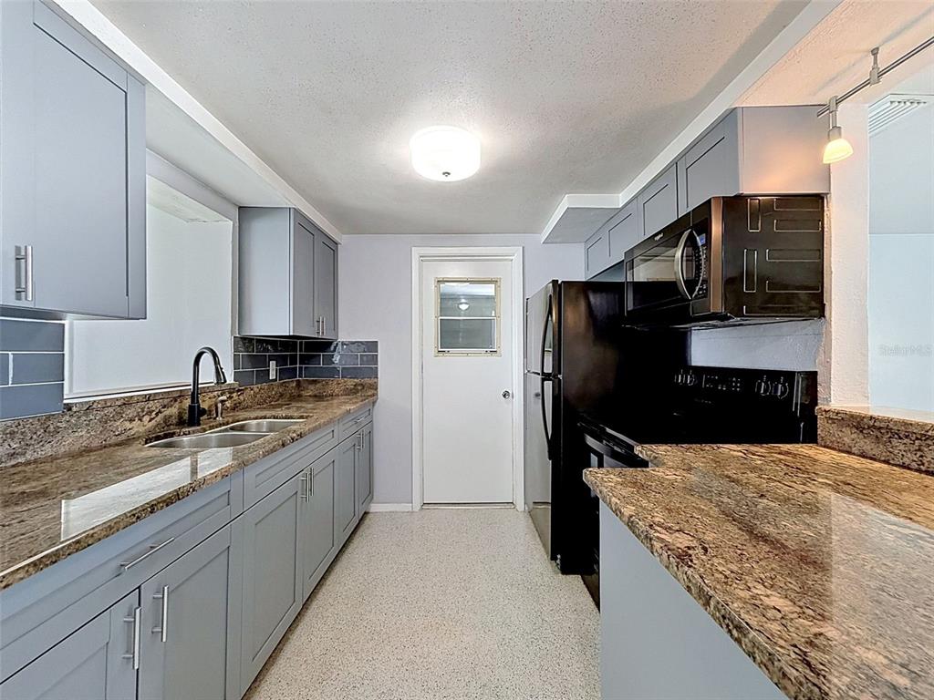 12800 5th Isle Hudson, FL 34667 - Photo 15 of 62