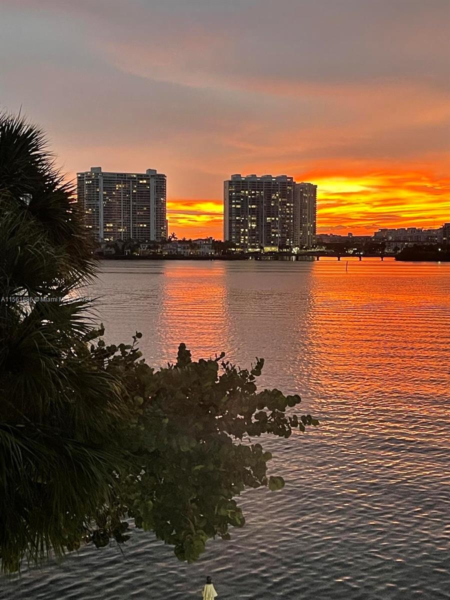 17878 North Bay Rd Unit 206  