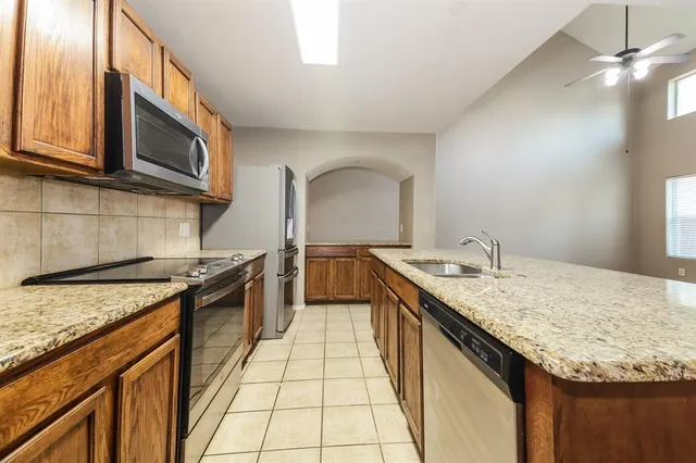 $2,300 | 9853 Fleetwood Drive, Frisco, TX 75035